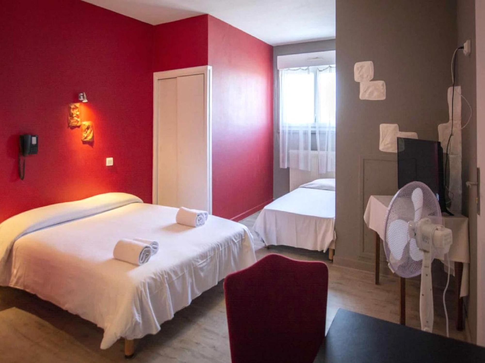 Le Relais De La Route Bleue Hotell Saint-Loup  Eksteriør bilde