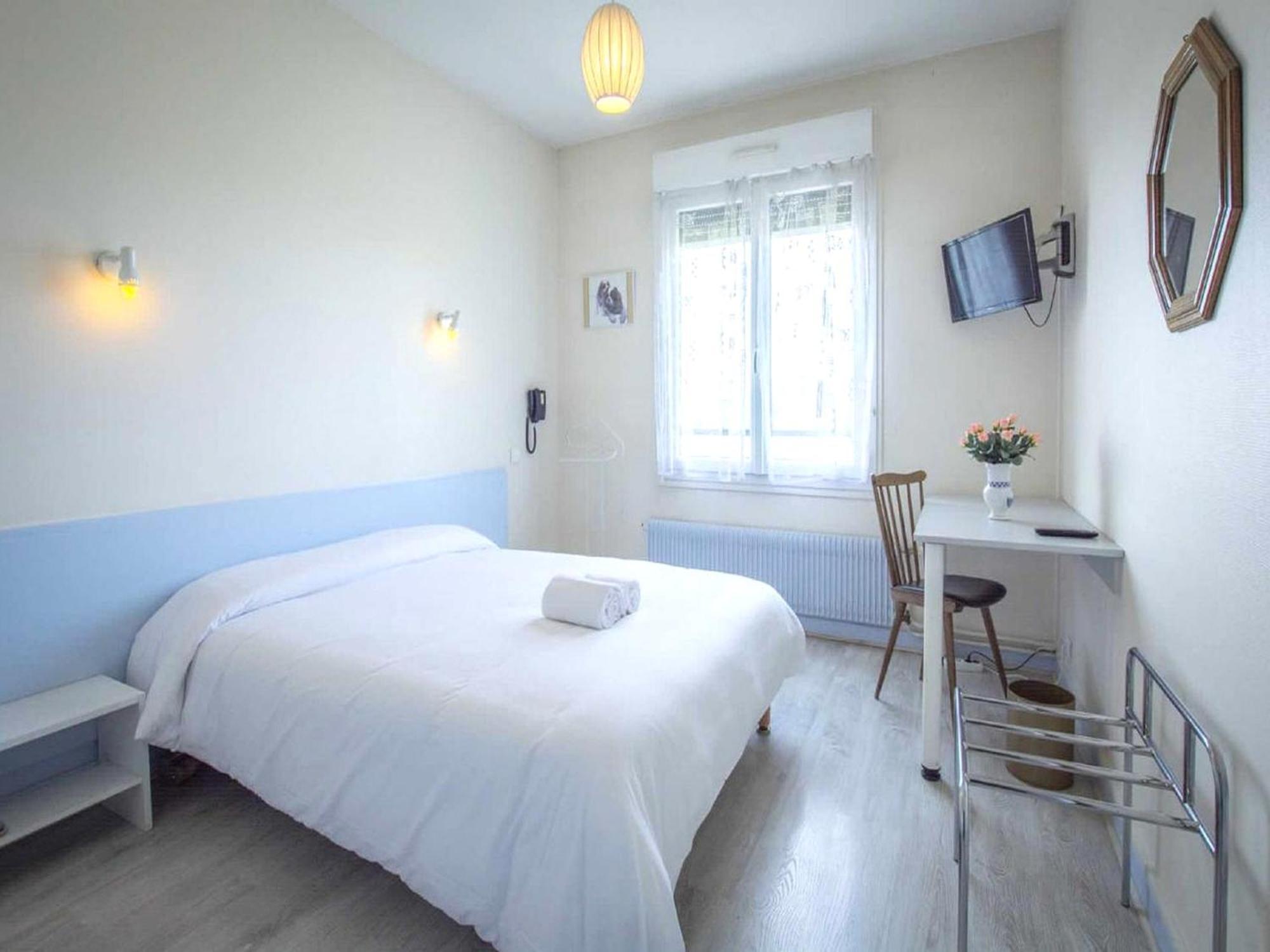 Le Relais De La Route Bleue Hotell Saint-Loup  Eksteriør bilde