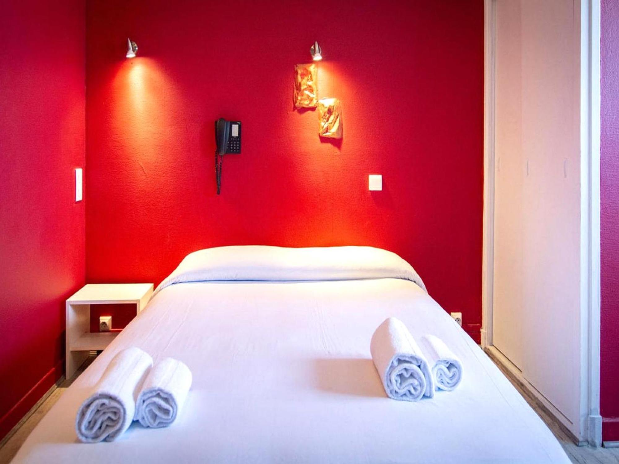 Le Relais De La Route Bleue Hotell Saint-Loup  Eksteriør bilde